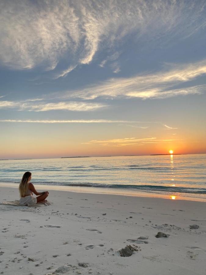Iru Maldives Thulusdhoo Exterior foto