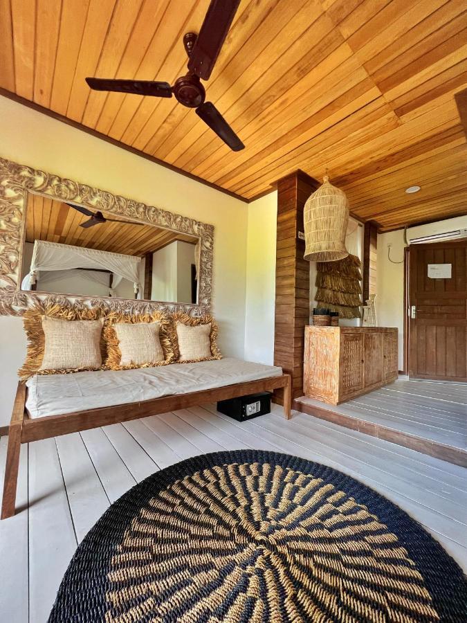 Iru Maldives Thulusdhoo Exterior foto